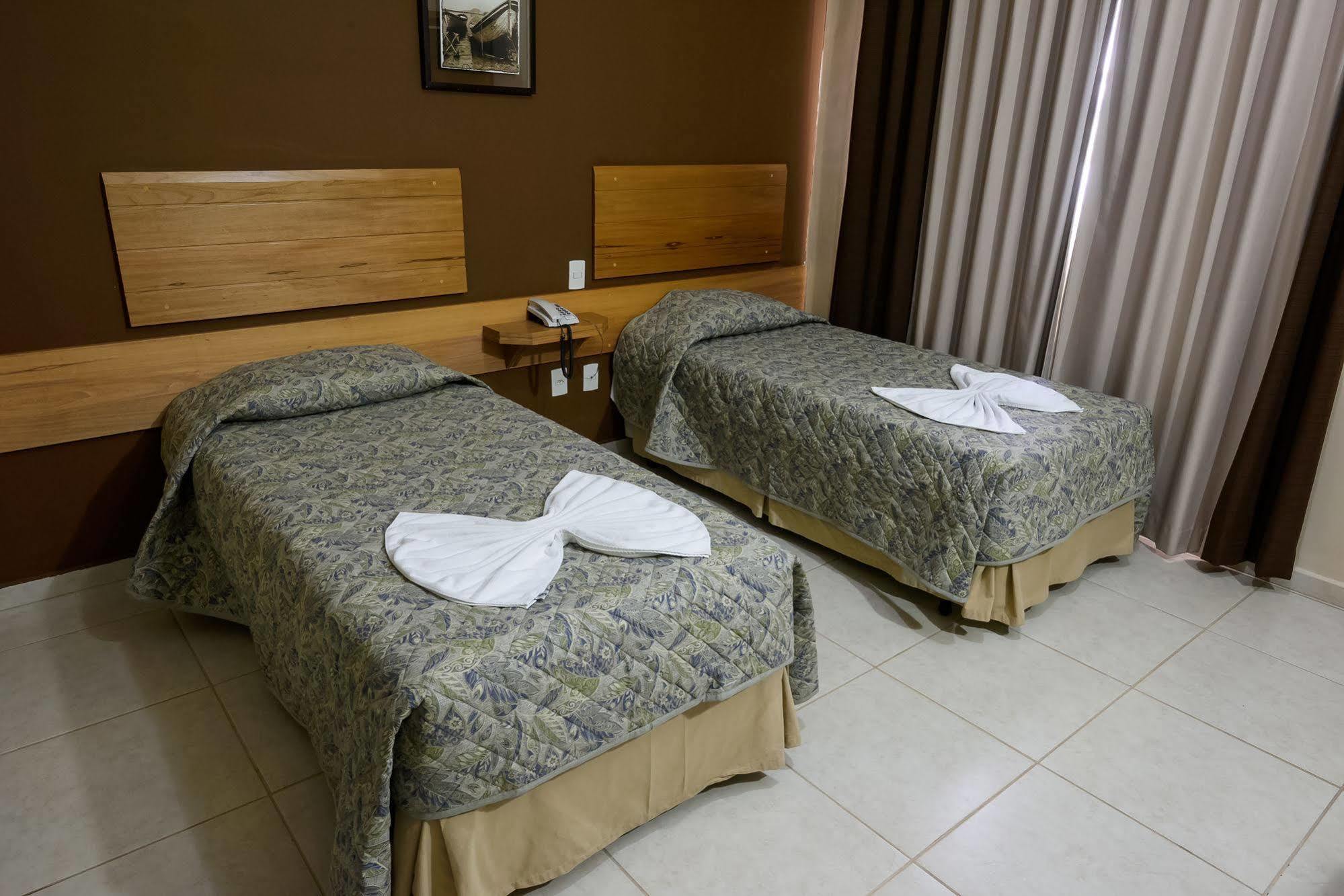 Taubaté Prisma Plaza Hotel מראה חיצוני תמונה